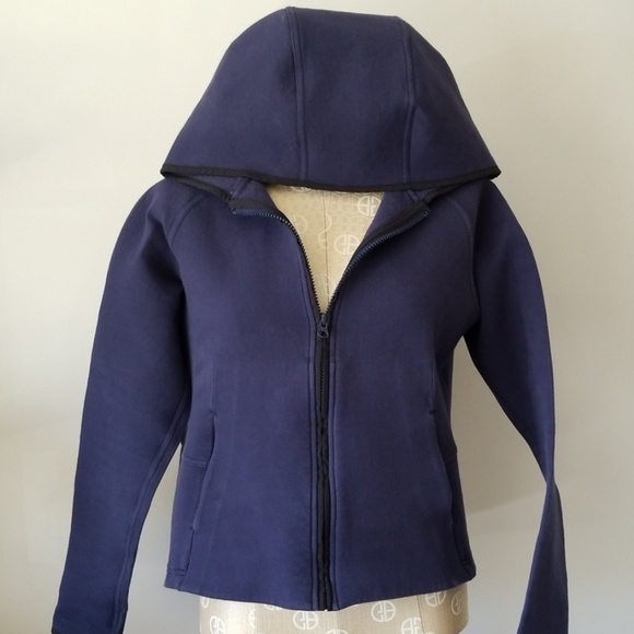 lululemon athletica Jackets & Blazers - EUC Lululemon City Bound Hoodie